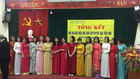 Năm học 2020-2021, trường Tiểu học Hoàn Long có 04 thầy cô giáo tham gia hội thi GVDG cấp huyện đã hoàn thành xuất sắc nhiệm vụ!